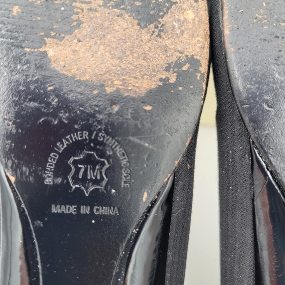 Womans Liz Claiborne Black Fabric Flats Leather Bottoms Gold accent buckle Sz 7 - Picture 10 of 12